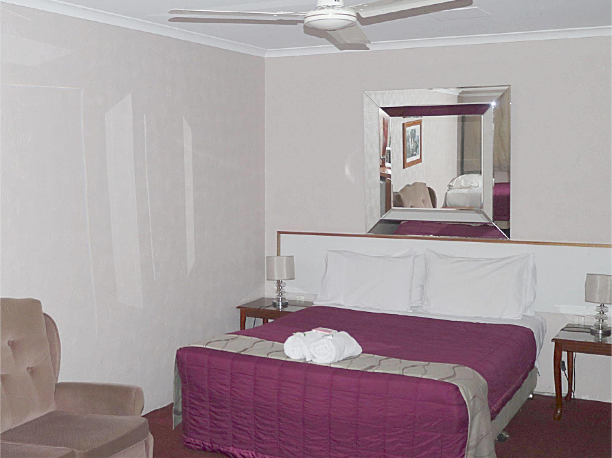 Beerwah Glasshouse Motel 외부 사진
