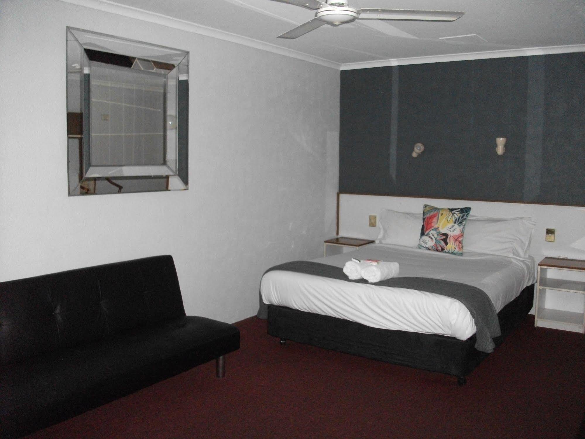 Beerwah Glasshouse Motel 외부 사진