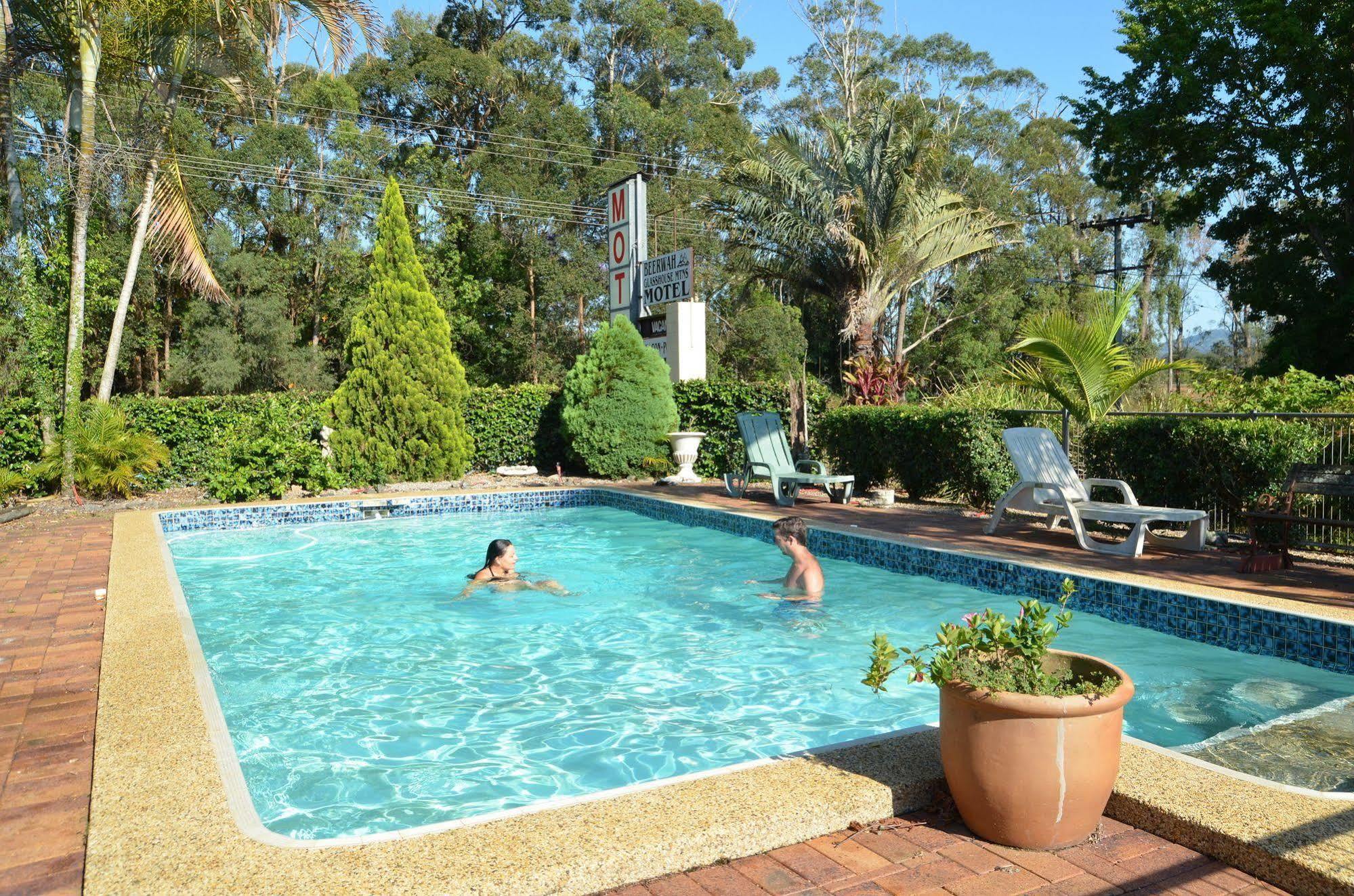 Beerwah Glasshouse Motel 외부 사진